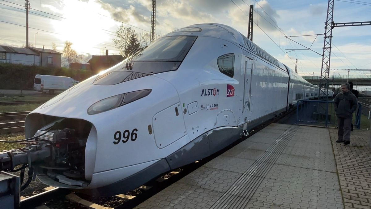 Do Česka přijel nový TGV, na Kolínsku se bude testovat